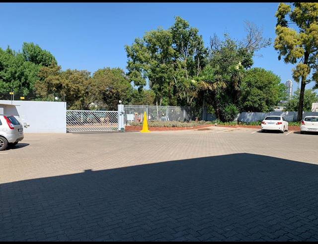205M² WAREHOUSE TO LET IN BRAMLEY PARK